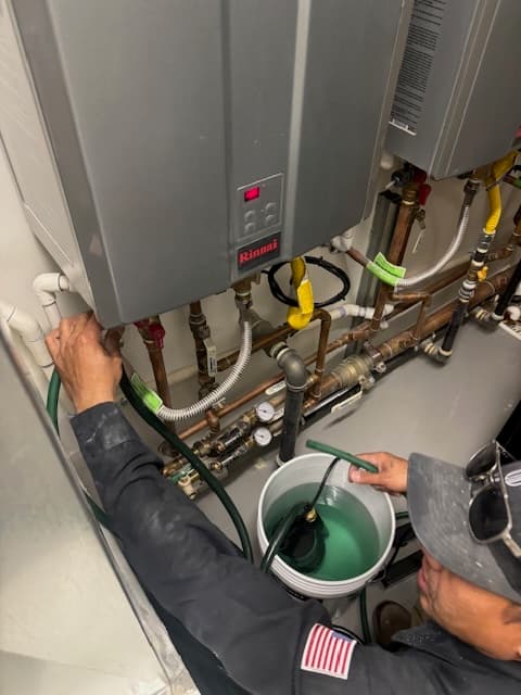 Gallery photos for Rinnai Tankless Water Heaters Installed for Residential and Commercial: Image #3