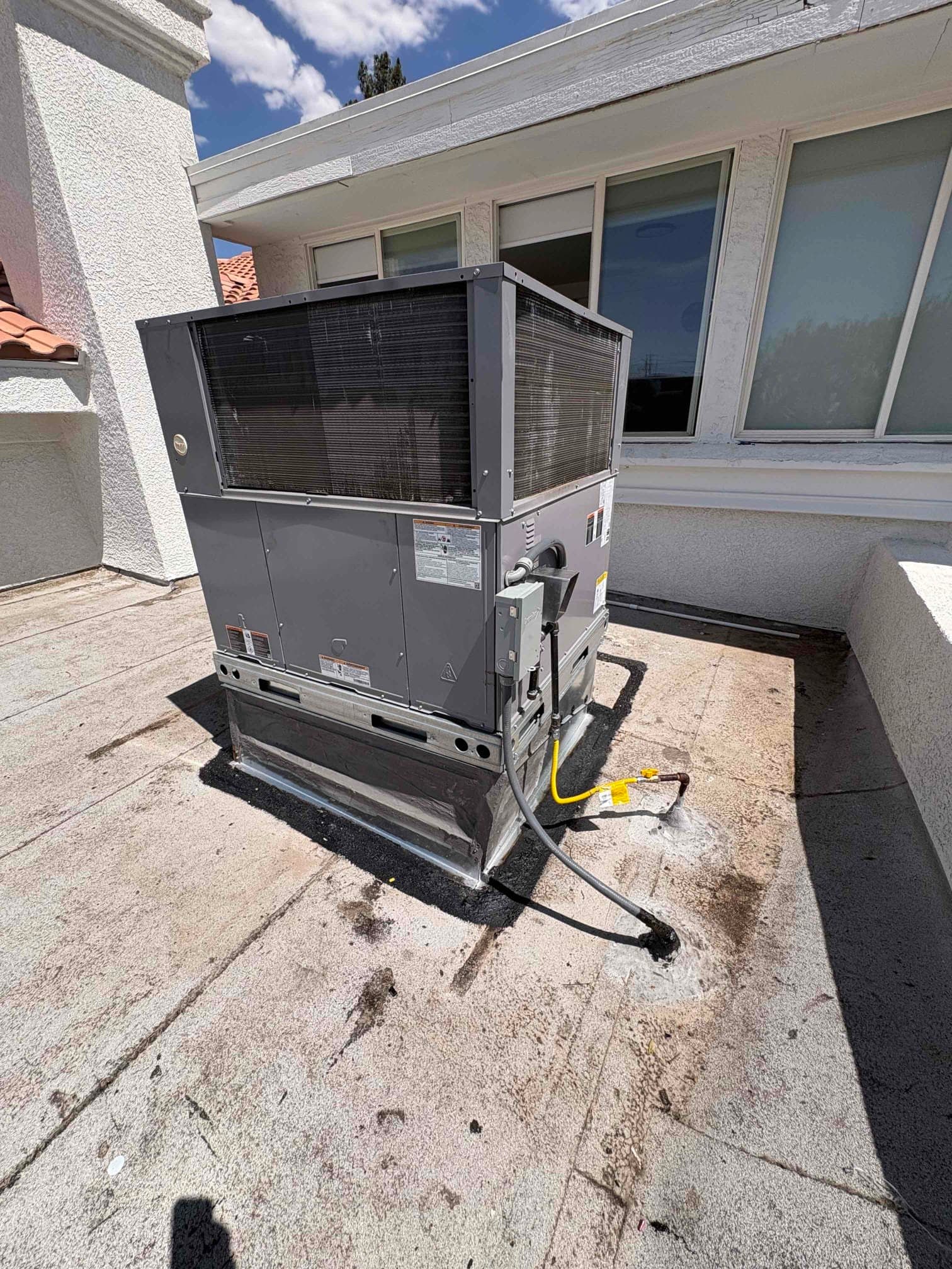Gallery photos for Rooftop HVAC Package Unit Install Paired With a Smart Ecobee Thermostat: Image #3